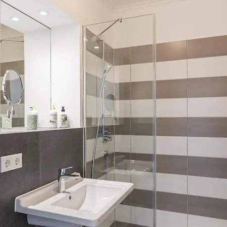 Westside Arthotel 103